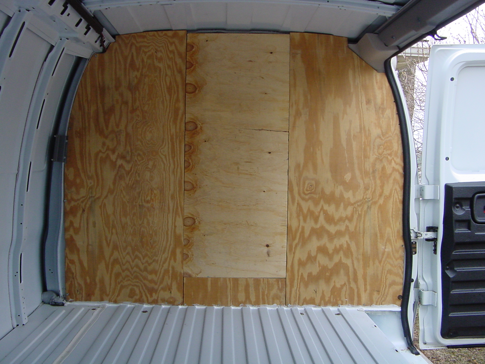 2004 Chev van 002.jpg